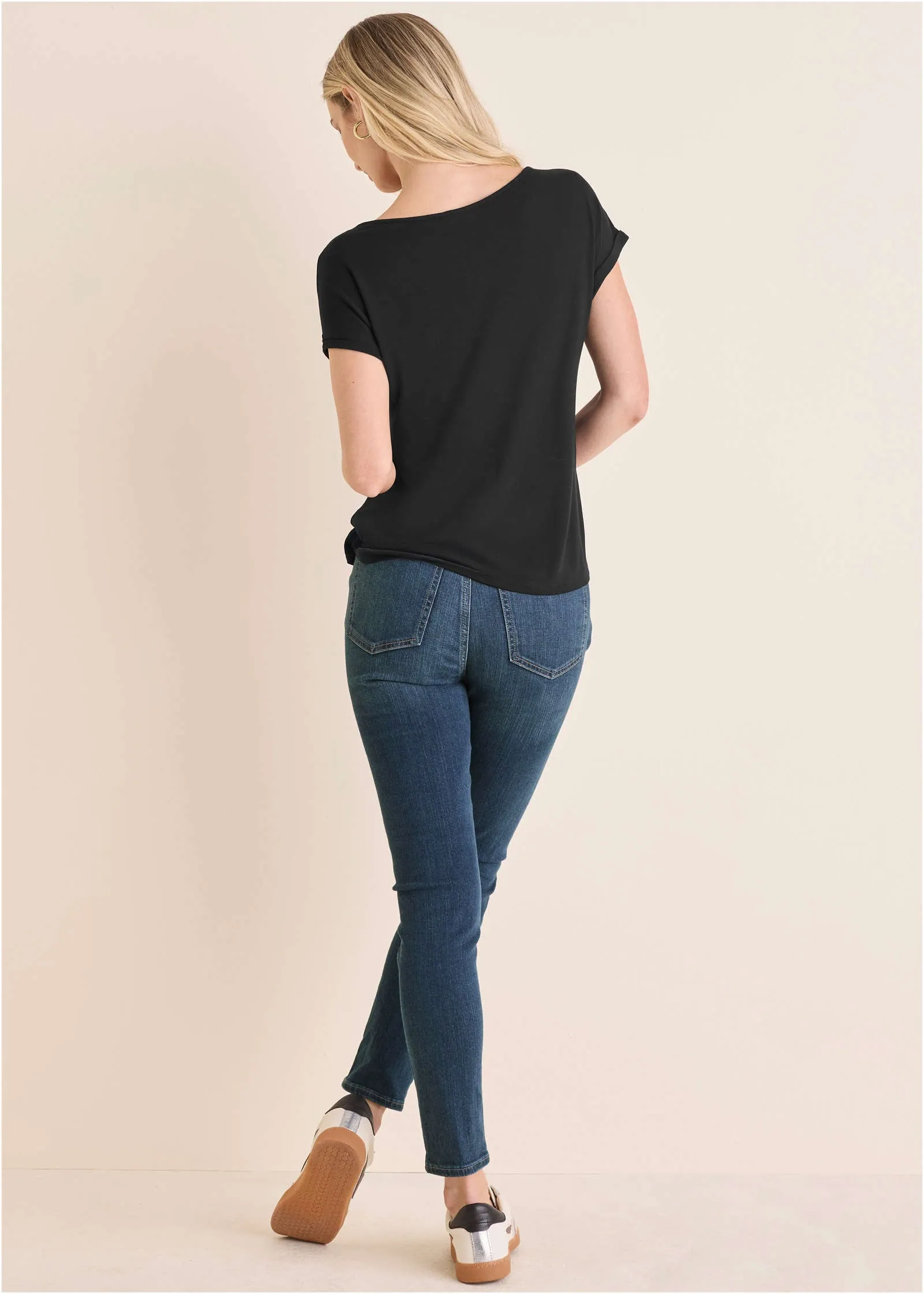 Beautiful Graphic Top - Black