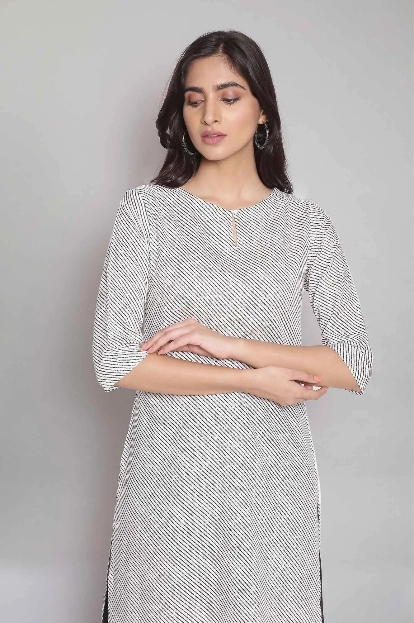 Ecru Stripe Printed kurta With Black Parallel Pants
