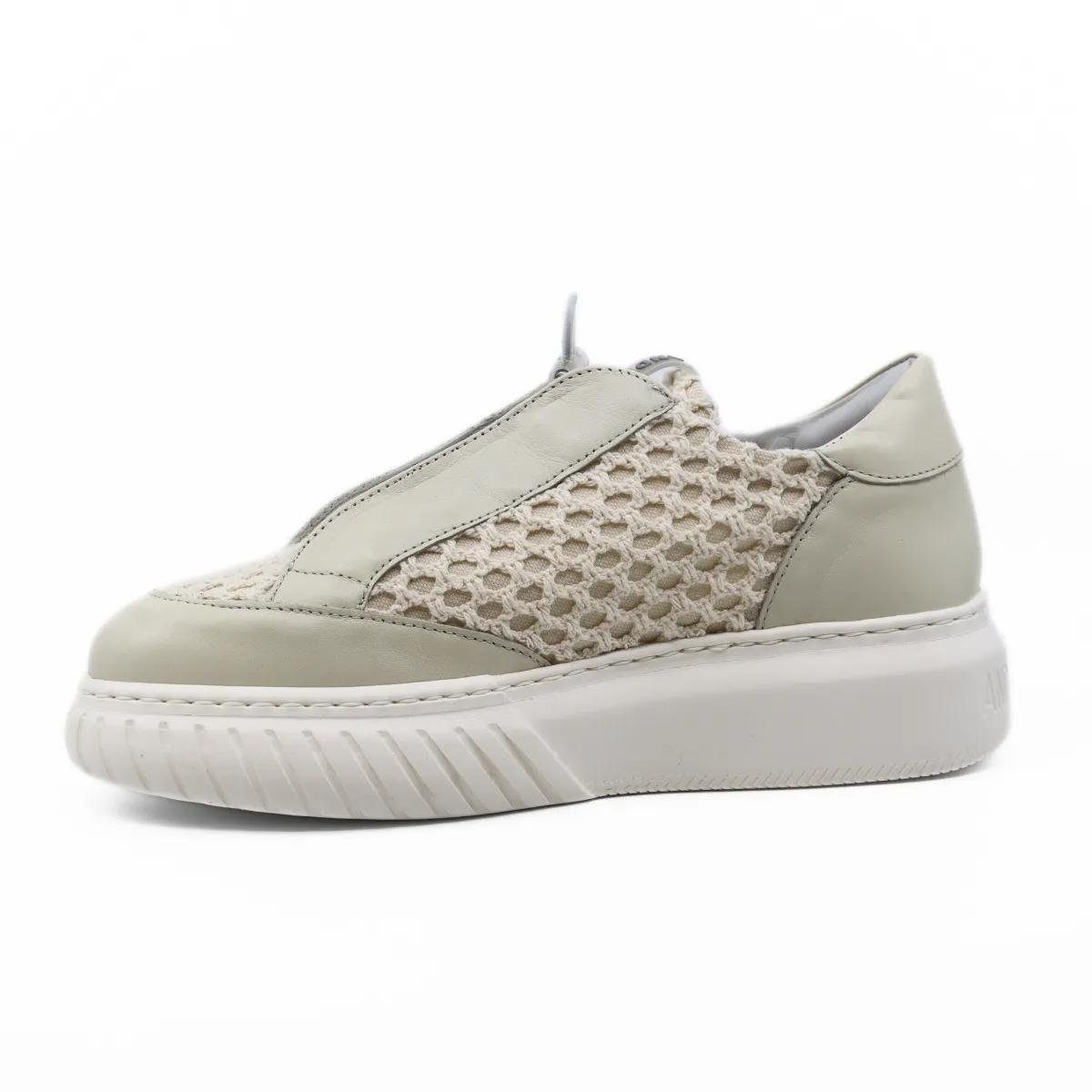 Ivor Crochet Cream