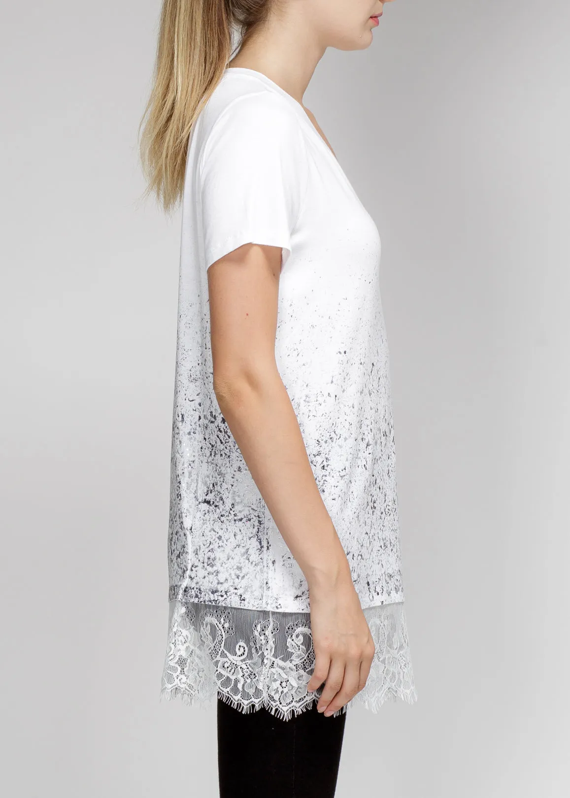 Konus Women's Lace Detail V Neck Tee