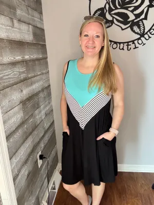 Mint chevron dress with pockets. S