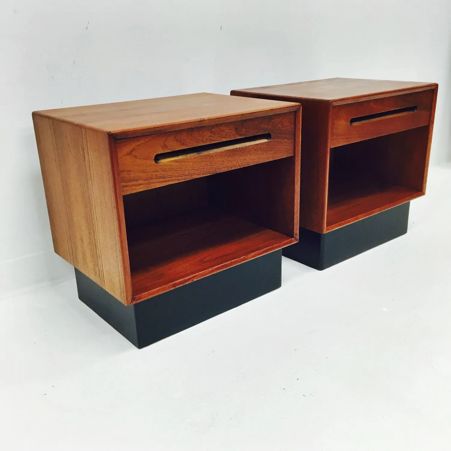 Pair of Westnofa Nightstands