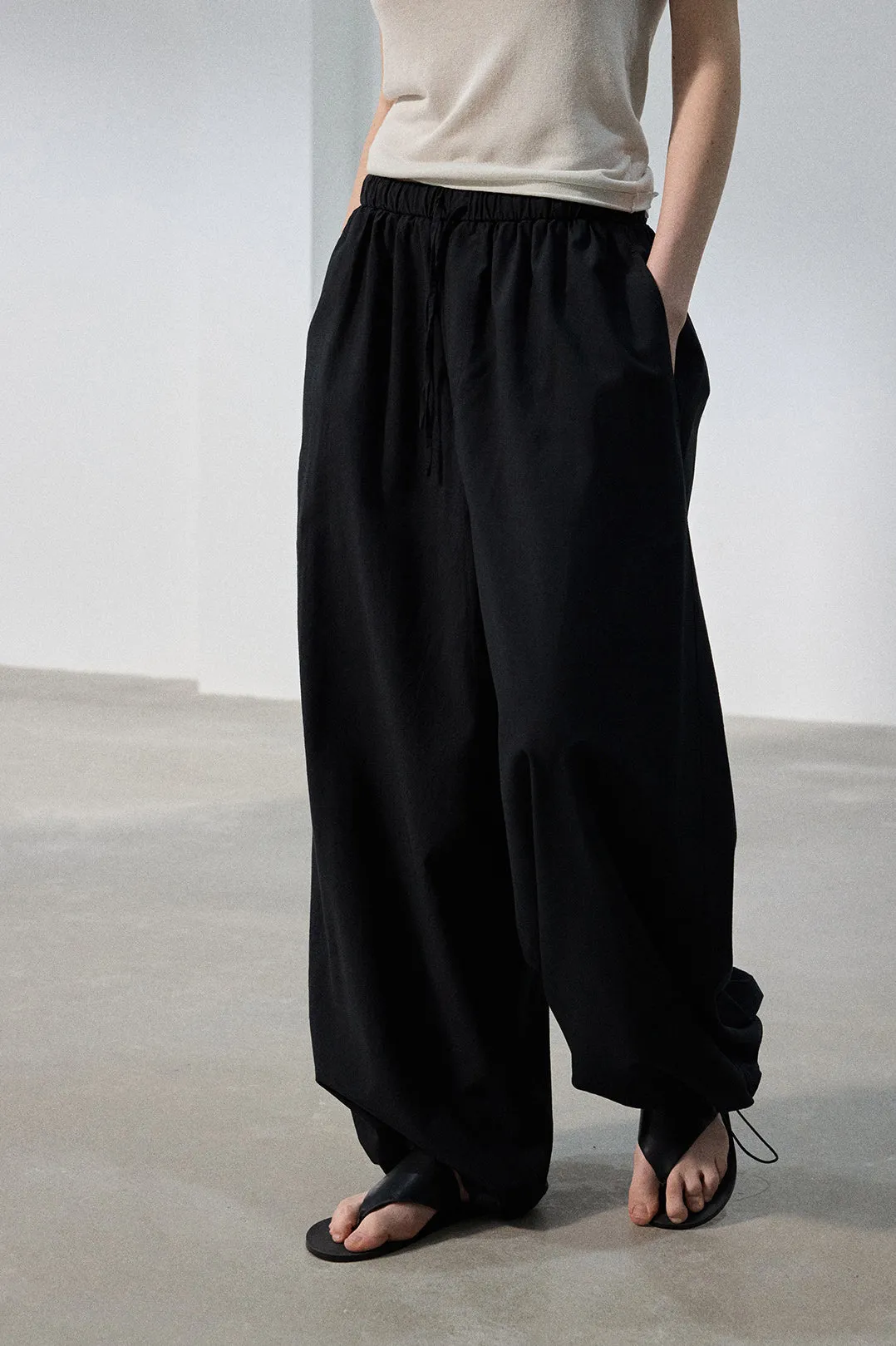 Viscose blend balloon-style gathered cuff pants | 2 color